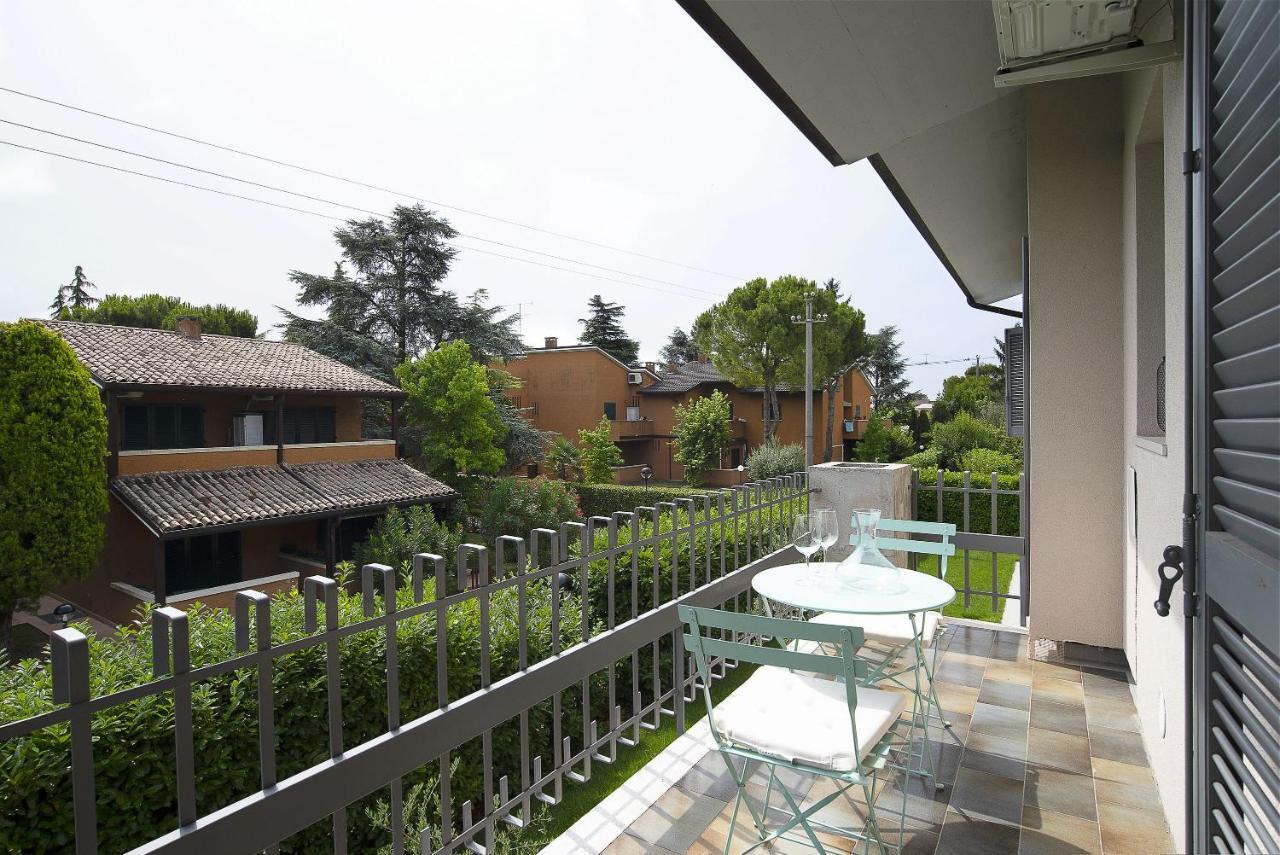 Baseventuno 4 Bilocale Apartment Sirmione Bagian luar foto