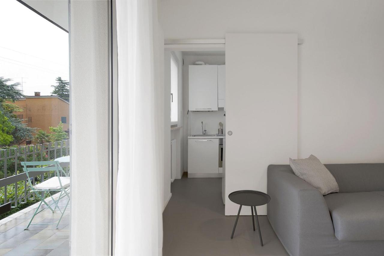 Baseventuno 4 Bilocale Apartment Sirmione Bagian luar foto