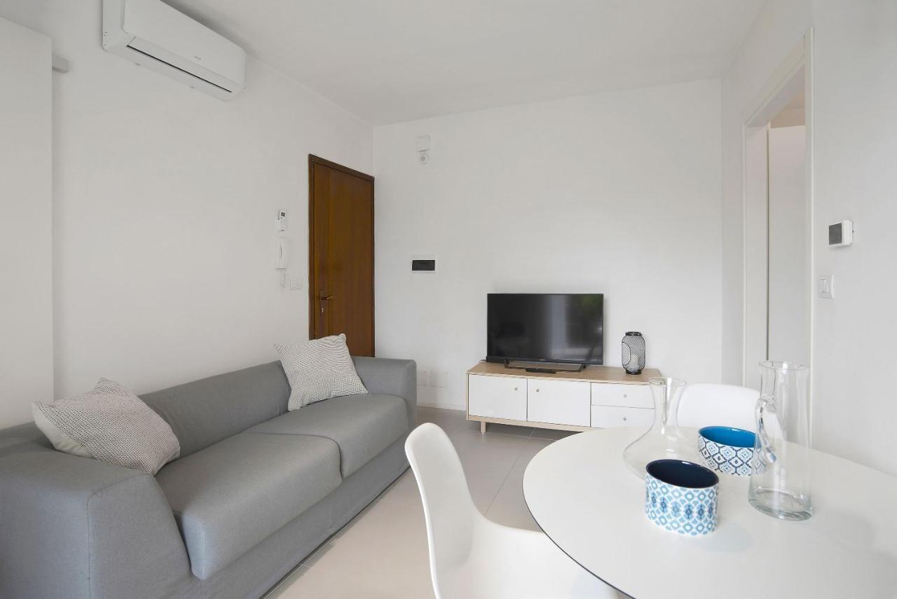 Baseventuno 4 Bilocale Apartment Sirmione Bagian luar foto