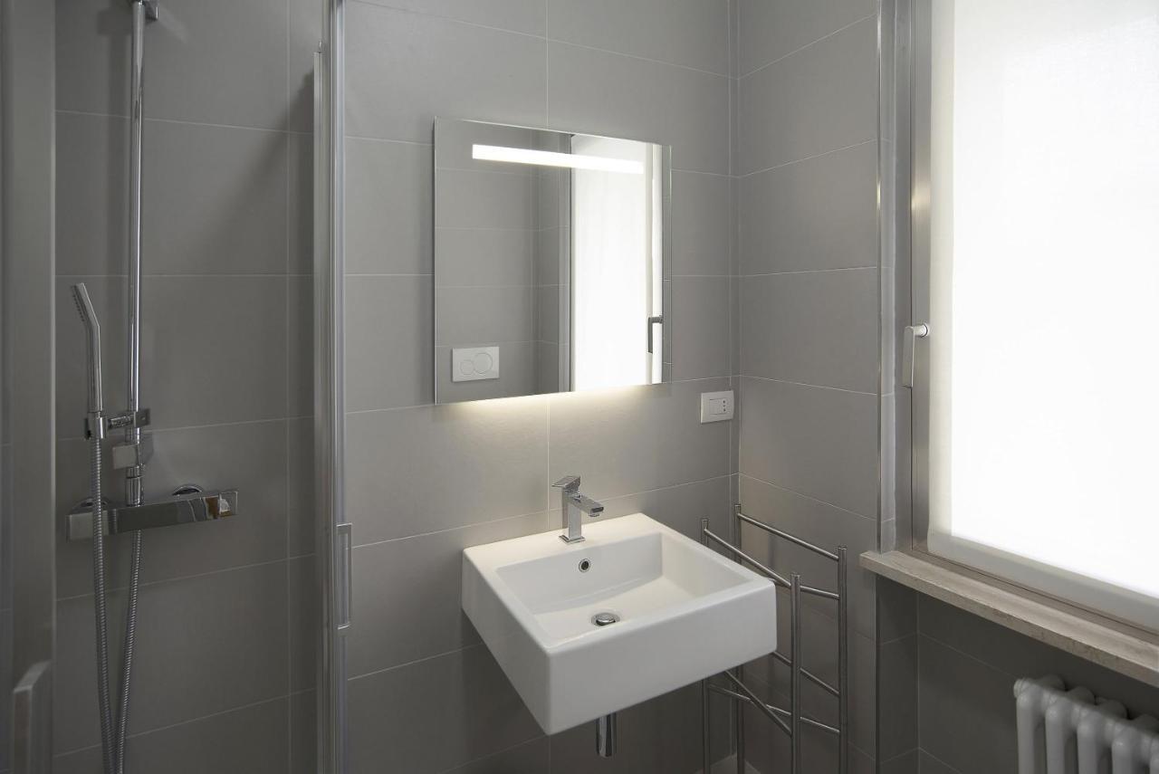 Baseventuno 4 Bilocale Apartment Sirmione Bagian luar foto
