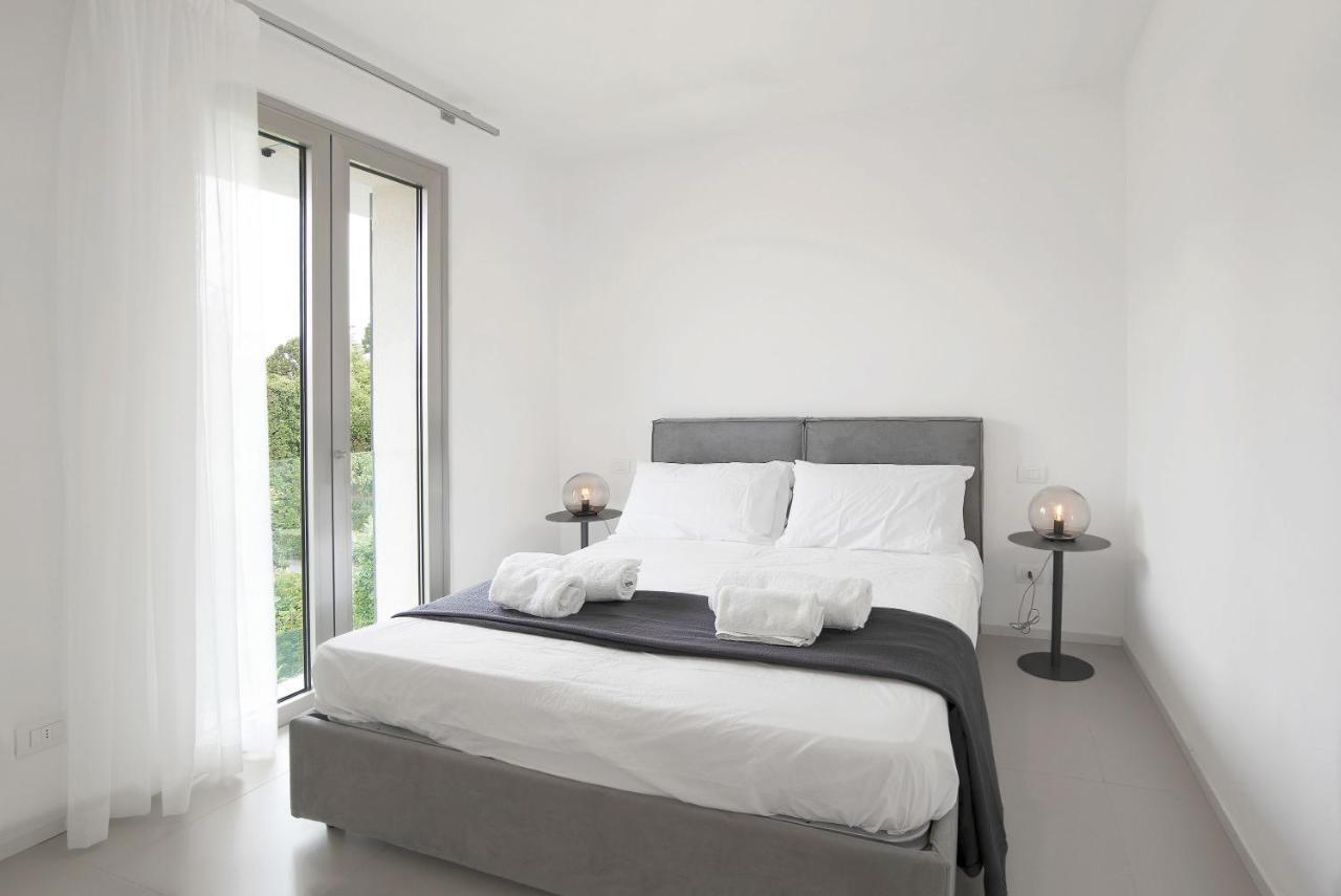 Baseventuno 4 Bilocale Apartment Sirmione Bagian luar foto