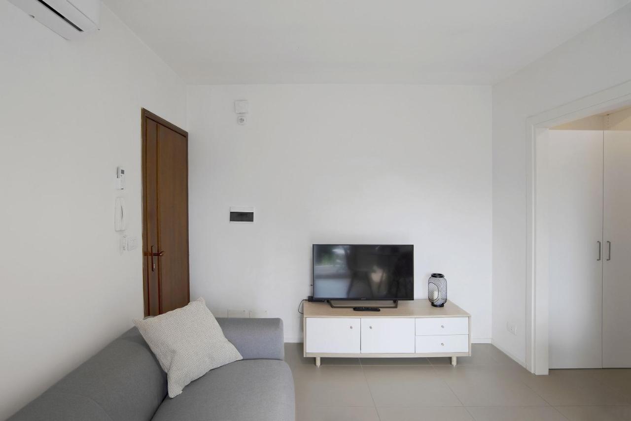 Baseventuno 4 Bilocale Apartment Sirmione Bagian luar foto