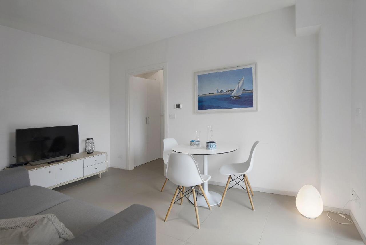 Baseventuno 4 Bilocale Apartment Sirmione Bagian luar foto